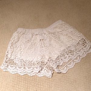 white lace shorts